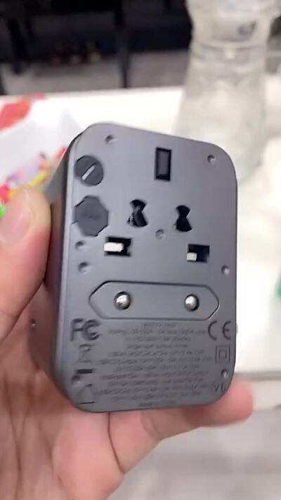 AUKEY PA-TA07A Bộ sạc đa năng nhiều cổng, Sạc nhanh PD 35W hỗ trợ nhiều loại chân cắm toàn cầu - <ul> <li>Model: PA-TA07</li> <li>Định mức: 100-250VAC, Tối đa 10A, 2500W</li> <li>Đầu ra cổng đơn tối đa: USB-A (1) / A (2) / C (3) / C (4) Đầu ra: 5V 2.4A (Tối đa 12W) USB-C (5) Đầu ra: 5V 3A / 9V 3A / 15V 2.33A / 20V 1.75A (Tối đa 35W)</li> <li>Đầu ra đa cổng: USB-A (1)+A (2)+C (3)+C (4) Đầu ra: 5V 3A (Tối đa 15W), Tối đa 2.4A trên mỗi cổng USB-C (5) Đầu ra: 5V 2.4A / 9V 2.22A / 12V 1.67A (Tối đa 20W)</li> <li>Tổng đầu ra DC: 35W</li> <li>Kích thước: 69 × 53 × 53mm</li> <li>Trọng lượng: 147g</li> </ul>