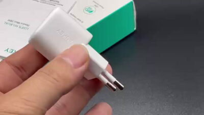 Aukey PA-B1 Mini Củ sạc Nhanh Omnia 20W - <ul> <li>Model: PA-B1 Mini</li> <li>Màu sắc: Trắng</li> <li>Công nghệ: Power Delivery 3.0</li> <li>Nguồn vào: AC 100–240V, 50/60Hz 0.6A</li> <li>Nguồn ra (USB-C):</li> </ul> <p style="padding-left: 80px;">– Power Delivery 3.0: 5V 3A / 9V 2.22A</p> <p style="padding-left: 80px;">– Quick Charge 2.0: 5V 3A / 9V 2A / 12V 1.5A</p> <ul> <li>Công suất tối đa: 20W</li> <li>Kích thước: 28.8 x 28.8 x 30.5m</li> </ul>