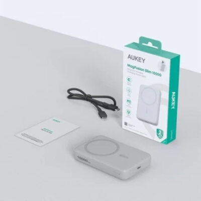 Pin Dự Phòng Aukey Magfusion Slim PB-MS04 10000mAh Công Suất 20W - Pin dự phòng Aukey Magfusion Slim PB-MS04 10.000mAH 20W hỗ trợ nạp năng lượng tối đa với tích hợp sạc không dây 15W và sạc nhanh PD 20W qua cổng USB-C. Mẫu pin dự phòng Aukey này cho phép sạc đồng thời hai thiết bị và hỗ trợ chế độ dòng điện nhỏ cho AirPods, đồng hồ thông minh. Đặc biệt là kiểu dáng gọn nhẹ, cùng hệ thống bảo vệ hỗ trợ sạc ổn định.