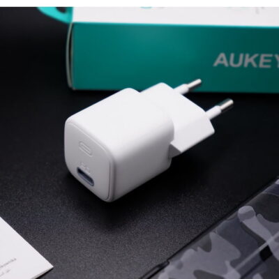 Aukey PA-B1 Mini Củ sạc Nhanh Omnia 20W - <ul> <li>Model: PA-B1 Mini</li> <li>Màu sắc: Trắng</li> <li>Công nghệ: Power Delivery 3.0</li> <li>Nguồn vào: AC 100–240V, 50/60Hz 0.6A</li> <li>Nguồn ra (USB-C):</li> </ul> <p style="padding-left: 80px;">– Power Delivery 3.0: 5V 3A / 9V 2.22A</p> <p style="padding-left: 80px;">– Quick Charge 2.0: 5V 3A / 9V 2A / 12V 1.5A</p> <ul> <li>Công suất tối đa: 20W</li> <li>Kích thước: 28.8 x 28.8 x 30.5m</li> </ul>