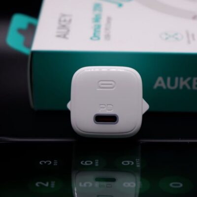 Aukey PA-B1 Mini Củ sạc Nhanh Omnia 20W - <ul> <li>Model: PA-B1 Mini</li> <li>Màu sắc: Trắng</li> <li>Công nghệ: Power Delivery 3.0</li> <li>Nguồn vào: AC 100–240V, 50/60Hz 0.6A</li> <li>Nguồn ra (USB-C):</li> </ul> <p style="padding-left: 80px;">– Power Delivery 3.0: 5V 3A / 9V 2.22A</p> <p style="padding-left: 80px;">– Quick Charge 2.0: 5V 3A / 9V 2A / 12V 1.5A</p> <ul> <li>Công suất tối đa: 20W</li> <li>Kích thước: 28.8 x 28.8 x 30.5m</li> </ul>