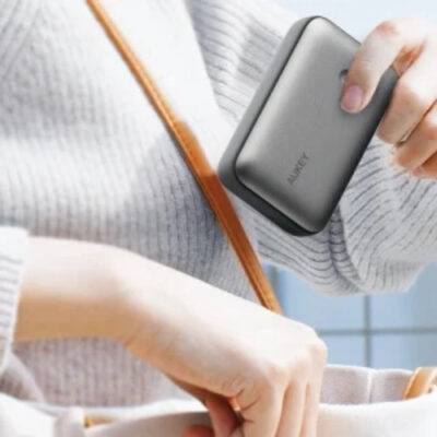 Pin Dự Phòng Sạc Nhanh Aukey Spark Mini PB-Y57 20000mAh - Pin Dự Phòng Sạc Nhanh AUKEY Spark Mini PB-Y57 20000mAh là một sản phẩm tuyệt vời dành cho những người thường xuyên di chuyển và cần một nguồn năng lượng dự trữ lớn. Với dung lượng lớn và công nghệ sạc nhanh hiện đại, sản phẩm này mang đến sự tiện lợi và hiệu quả cho các thiết bị điện tử của bạn.