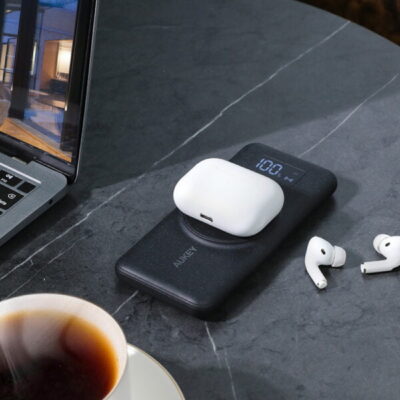 Aukey PB-WL02i Pin dự phòng Magsafe 10.000mAh 15w - <ul> <li>Model: PB-WL02i</li> <li>Màu sắc: Đen, Trắng</li> <li>Dung lượng: 10000mAh / 37Wh</li> <li>Lõi pin: Li-Polymer</li> <li>Công nghệ: PD 3.0, QuickCharge 3.0, Magsafe 15W</li> <li>Input: USB-C: 5V 3A / 9V 2A / 12V 1.5A (18W Max) Lightning: 5V 2.4A / 9V 2A (18W Max)</li> <li>Output USB-C: 5V 3A / 9V 2.22A / 12V 1.67A (20W Max) USB-A: 5V 4.5A / 4.5V 5A / 9V 2A / 12V 1.5A (22.5W Max)</li> <li>Bảo vệ quá nhiệt, quá dòng, quá điện áp, tránh đoản mạch</li> <li>Hỗ trợ sạc không dây nhanh cho iPhone 12/13 Series hỗ trợ magsafe</li> <li>Chân đế có thể gập lại khi sạc không dây</li> <li>Màn hình LED hiển thị dung lượng pin</li> <li>Kích thước: 146 x 68.3 x19.5mm</li> <li>Trọng lượng: 241g</li> <li>Bảo hành chính hãng 18 tháng</li> <li>Hộp sản phẩm gồm: Pin sạc AUKEY PB-WL02i, cáp sạc USB-C, hướng dẫn sử dụng</li> </ul>