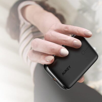 Aukey PB-N83S Pin dự phòng 10.000mAh - <ul> <li>Model: PB-N83S</li> <li>Dung lượng: 10000mAh / 37Wh</li> <li>Công nghệ: Power Delivery 3.0, Quick Charge 3.0, SCP</li> <li>USB-C Input (PD3.0): DC 5V 2.4A / 9V 2A / 12V 1.5A</li> <li>USB-C Output (PD3.0): DC 5V 2.4A / 9V 2.22A / 12V 1.67A USB-A Output: (QC3.0) DC 5V 2.4A / 9V 2A / 12V 1.5A</li> <li>SCP: 4.5V 5A / 5V 4.5A</li> <li>Công suất nguồn ra: 22.5W</li> <li>Kích thước: 27.0 x 57.7 x 80.5mm</li> <li>Trọng lượng: 174g</li> <li>Bảo hành chính hãng 18 tháng</li> <li>Hộp sản phẩm gồm: Pin sạc AUKEY PB-N83S, cáp sạc USB-A to C, hướng dẫn sử dụng</li> </ul>