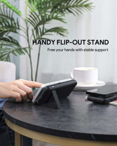 Aukey PB-WL01i Pin dự phòng Magsafe 10.000mAh 15w - <ul> <li>Model: PB-WL01i</li> <li>Màu sắc: Đen</li> <li>Dung lượng 10.000mAH</li> <li>Lõi Pin Li-polyme</li> <li>Đầu vào: USB-C : 5V 3A / 9V 2A / 12V 1.5A</li> <li>Đầu vào Ligh.tning : 5V 2.4A / 9V 2A</li> <li>Đầu ra USB-C : 5V 3A / 9V 2.22A / 12V 1.67A</li> <li>Đầu ra USB-A : 5V 4.5A / 4.5V 5A / 9V 2A / 12V 1.5A</li> <li>Công suất sạc không dây: 5W/7.5W/10W/15W</li> <li>Kích thước: 146 x 68.3 x19.5mm</li> <li>Trọng lượng 241g</li> </ul>