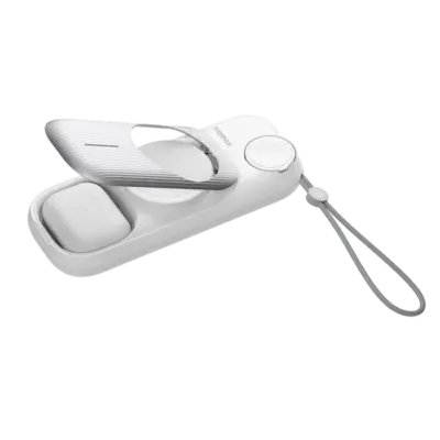 Pin dự phòng MOMAX MA02 Airbox Go MagSafe 10000mAh - Sẵn sàng đối mặt với ngày dài bận rộn mà không lo hết pin cùng <strong>Pin dự phòng MOMAX MA02 Airbox Go MagSafe 10000mAh</strong>. Với dung lượng 10000mAh mạnh mẽ, pin cung cấp đủ năng lượng cho nhiều lần sạc đầy smartphone, đặc biệt lý tưởng cho iPhone hỗ trợ MagSafe. Công nghệ từ tính giúp pin "hít" chặt vào điện thoại, mang lại trải nghiệm sạc không dây tiện lợi, ổn định chưa từng có. Thiết kế nhỏ gọn Airbox Go, dễ dàng mang theo. <strong>MOMAX MA02 Airbox Go MagSafe 10000mAh</strong> là người bạn đồng hành năng lượng đáng tin cậy, giúp bạn luôn kết nối mọi lúc mọi nơi.