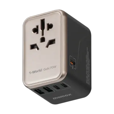 Bộ sạc du lịch MOMAX UA8AU GaN 5 cổng 1-World Universal 70W - Khám phá thế giới không lo hết pin với <strong>Bộ sạc du lịch đa năng MOMAX UA8AU GaN 5 cổng 1-World Universal 70W tương thích hơn 200 quốc gia</strong>. Tích hợp sẵn các loại chân cắm, bộ sạc <strong>MOMAX UA8AU</strong> hoạt động tại hơn 200 quốc gia. Tổng công suất 70W mạnh mẽ nhờ công nghệ GaN tiên tiến, cùng với 5 cổng sạc (3 USB-C PD & 2 USB-A QC), cho phép bạn nạp năng lượng đồng thời cho mọi thiết bị. Nhỏ gọn, an toàn và cực kỳ đa năng. <strong>MOMAX UA8AU</strong> là giải pháp năng lượng "tất cả trong một", đáng tin cậy cho mọi hành trình, giữ thiết bị của bạn luôn sẵn sàng hoạt động ở bất kỳ đâu trên thế giới.