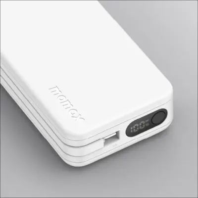 Pin dự phòng MOMAX IP138 Power Vital+ 10000mAh kèm 2 cáp USB-C tích hợp - Giải phóng bạn khỏi mọi giới hạn năng lượng với <strong>Pin dự phòng MOMAX IP138 Power Vital+ 10000mAh kèm 2 cáp USB-C tích hợp</strong>. Sở hữu dung lượng 10000mAh đáng tin cậy, đủ sức kéo dài thời gian sử dụng cho điện thoại, máy tính bảng và nhiều thiết bị khác. Tính năng đột phá là <strong>hai</strong> cáp USB-C được tích hợp sẵn ngay trên thân pin – "trợ thủ" đắc lực khi bạn cần sạc mọi lúc, mọi nơi mà không cần mang theo dây rời. Hỗ trợ công nghệ sạc nhanh đa dạng qua các cổng, thiết kế gọn nhẹ, <strong>MOMAX IP138 Power Vital+ 10000mAh</strong> là người bạn đồng hành năng lượng hoàn hảo cho cuộc sống hiện đại, năng động.