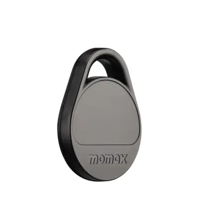 Thiết Bị Định Vị MOMAX BR10 Pinpop Lite - Đừng để những món đồ nhỏ bé nhưng quan trọng "biến mất" nữa! <strong>Thiết Bị Định Vị MOMAX BR10</strong> Pinpop Lite là giải pháp tìm kiếm đồ vật siêu nhỏ gọn và tiện lợi. Với thiết kế "Lite" cực nhẹ và móc khóa đi kèm, bạn dễ dàng gắn <strong>MOMAX BR10</strong> vào chìa khóa, balo, túi xách hay vật nuôi (có giám sát). Sử dụng mạng lưới tìm kiếm rộng khắp (thường tương thích với Find My), <strong>MOMAX BR10</strong> giúp bạn định vị đồ vật nhanh chóng qua điện thoại. Pin dùng lâu (thường là pin cúc áo dễ thay thế) và tính năng báo động âm thanh giúp tìm đồ vật ở gần dễ dàng. An tâm hơn với <strong>MOMAX BR10</strong> – người bạn đồng hành nhỏ bé, hữu ích lớn.