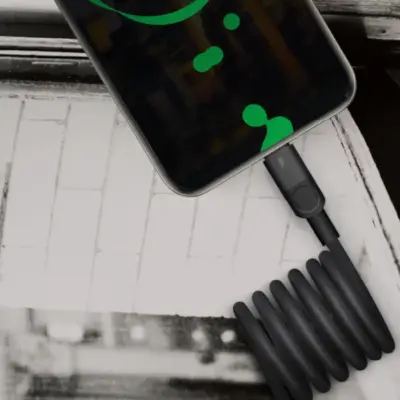 Cáp từ tính MOMAX DA57D Mag.Link USB-A sang USB-C 66W 1m - Nâng cấp trải nghiệm sạc và truyền dữ liệu của bạn với <strong>Cáp từ tính MOMAX DA57D Mag.Link USB-A sang USB-C 66W 1m</strong>. Công nghệ từ tính Mag.Link độc đáo cho phép kết nối/ngắt kết nối tức thì chỉ bằng một lực hút nhẹ nhàng, bảo vệ cổng sạc thiết bị quý giá của bạn khỏi hư hại. Sợi cáp <strong>MOMAX DA57D</strong> hỗ trợ công suất sạc siêu nhanh 66W, lý tưởng để nạp năng lượng cho smartphone (đặc biệt các dòng hỗ trợ sạc nhanh công suất cao qua cổng A) và các thiết bị khác. Bền bỉ, tiện lợi và cực kỳ thông minh. <strong>MOMAX DA57D</strong> là phụ kiện "must-have" cho mọi người dùng cần sự kết hợp giữa sạc nhanh qua cổng USB-A và tiện ích từ tính.