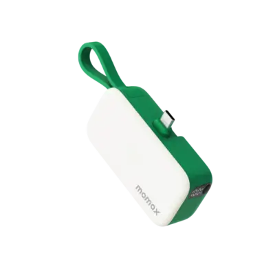 Pin dự phòng 3 trong 1 MOMAX IP130 Power Mini 5000mAh - Nói lời tạm biệt với mớ dây cáp lằng nhằng và sự bất tiện khi phải mang nhiều phụ kiện. <strong>MOMAX IP130 Power Mini 5000mAh</strong> là giải pháp năng lượng "tất cả trong một" mà bạn luôn tìm kiếm. Với kích thước chỉ bằng một chiếc thẻ tín dụng, viên pin này tích hợp sẵn cáp sạc USB-C và một chân đế gập thông minh, cho phép bạn vừa sạc vừa xem phim rảnh tay. Dung lượng 5000mAh là nguồn năng lượng cứu cánh hoàn hảo cho một ngày dài năng động, giúp thiết bị của bạn luôn kết nối. <strong>MOMAX IP130 Power Mini 5000mAh</strong> định nghĩa lại sự tiện lợi, là phụ kiện không thể thiếu trong túi xách hay túi quần của những người yêu thích sự tối giản và hiệu quả.