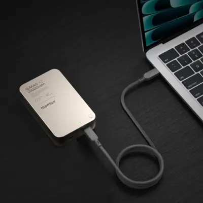 Pin Dự Phòng MOMAX IP133 Q.Mag X2 20000mAh - Gen 2 - <p style="text-align: left;">Trải nghiệm nguồn năng lượng không giới hạn với <strong>MOMAX IP133 Q.Mag X2 20000mAh</strong> - Gen 2, giải pháp sạc dự phòng tối thượng dành cho người dùng chuyên nghiệp và những ai thường xuyên di chuyển. Với dung lượng cực lớn 20000mAh, viên pin này đủ sức cung cấp năng lượng cho các thiết bị của bạn trong nhiều ngày liền. Công nghệ sạc không dây từ tính tương thích MagSafe giúp việc sạc iPhone trở nên gọn gàng và chắc chắn hơn bao giờ hết. Hỗ trợ sạc nhanh đa nền tảng với công suất 20W PD qua cổng USB-C, <strong>MOMAX IP133 Q.Mag X2 20000mAh</strong> đảm bảo nạp đầy năng lượng cho thiết bị trong thời gian ngắn nhất. Chân đế gập tích hợp thông minh biến nó thành giá đỡ tiện lợi, hoàn hảo cho mọi nhu cầu giải trí và làm việc.</p>
