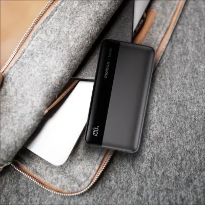 Pin dự phòng MOMAX IP150D Power Ultra 145W 25000mAh - Sẵn sàng chinh phục mọi thử thách năng lượng với <strong>Pin dự phòng MOMAX IP150D Power Ultra 145W 25000mAh</strong>, một "trạm năng lượng" di động đích thực. Sở hữu dung lượng khổng lồ 25000mAh và tổng công suất đầu ra lên tới 145W, pin dễ dàng sạc nhanh đồng thời laptop, tablet, smartphone và nhiều thiết bị khác. Thiết kế hiện đại, bền bỉ, là người bạn đồng hành lý tưởng cho công việc, du lịch hay dã ngoại. <strong>MOMAX IP150D Power Ultra 145W 25000mAh</strong> mang đến sự tự do năng lượng tối đa. Chinh phục mọi giới hạn với sức mạnh của <strong>MOMAX IP150D Power Ultra 145W 25000mAh</strong>!