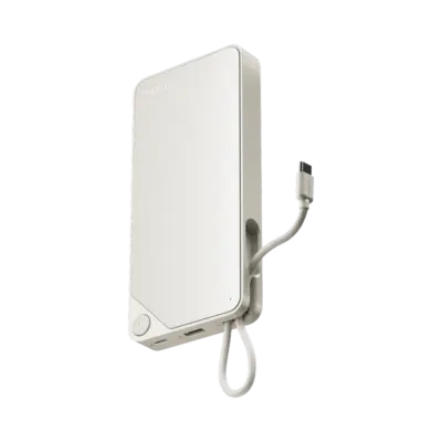 Pin dự phòng MOMAX IP153 Power X 20000mAh có cáp USB-C tích hợp - Đối mặt với ngày dài không lo hết pin cùng <strong>Pin dự phòng MOMAX IP153 Power X 20000mAh có cáp USB-C tích hợp</strong>! Với dung lượng 20000mAh ấn tượng, pin này là nguồn năng lượng dồi dào cho mọi thiết bị của bạn, từ điện thoại, máy tính bảng đến laptop nhỏ. Điểm đặc biệt và cực kỳ tiện lợi là cáp USB-C tích hợp sẵn, giải phóng bạn khỏi sự phụ thuộc vào dây cáp rời. Hỗ trợ sạc nhanh đa dạng, thiết kế gọn gàng, <strong>MOMAX IP153 Power X 20000mAh</strong> là giải pháp năng lượng di động toàn diện, đáng tin cậy cho cuộc sống hiện đại.