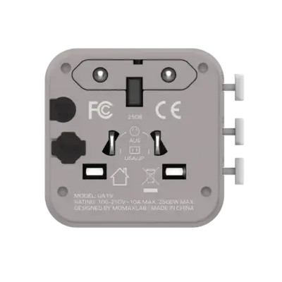 Bộ sạc du lịch MOMAX UA19 đa năng 1-World có AC kép - Đừng để vấn đề ổ cắm làm phiền những chuyến đi của bạn! <strong>Bộ sạc du lịch đa năng MOMAX UA19 1-World có AC kép</strong> là giải pháp năng lượng "tất cả trong một" cho mọi hành trình quốc tế. Tương thích với hơn 200 quốc gia nhờ các chân cắm tích hợp thông minh, bộ sạc <strong>MOMAX UA19</strong> mang đến sự tiện lợi vượt trội. Với khả năng cấp nguồn AC kép độc đáo, bạn có thể nạp năng lượng cho cả thiết bị sử dụng phích cắm truyền thống cùng lúc với các thiết bị USB. Nhỏ gọn, an toàn và cực kỳ đa năng. <strong>MOMAX UA19</strong> - Người bạn đồng hành đáng tin cậy cho mọi chuyến đi, giữ thiết bị của bạn luôn sẵn sàng hoạt động trên khắp thế giới.