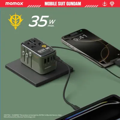 Bộ sạc du lịch MOMAX UA21UKG 4 cổng 1-World+ Flow có cáp USB-C tích hợp 35W - Phiên bản giới hạn - Khám phá thế giới không lo hết pin với <strong>Bộ sạc du lịch đa năng MOMAX UA21UKG 4 cổng 1-World+ Flow có cáp USB-C tích hợp 35W - Phiên bản giới hạn</strong>. Tích hợp sẵn các loại chân cắm cho hơn 200 quốc gia, bộ sạc <strong>MOMAX UA21UKG</strong> mang đến tổng công suất 35W đáng tin cậy. Với 4 cổng sạc (2 USB-C & 2 USB-A) và đặc biệt là cáp USB-C tích hợp sẵn tiện lợi, bạn có thể nạp năng lượng đồng thời cho mọi thiết bị mà không cần mang theo dây rời. Thiết kế nhỏ gọn, an toàn và vẻ ngoài độc đáo của phiên bản giới hạn. <strong>MOMAX UA21UKG</strong> là giải pháp năng lượng "tất cả trong một", đáng tin cậy cho mọi hành trình của bạn.