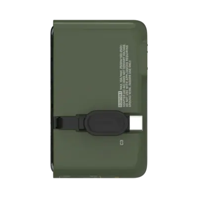 Bộ sạc du lịch MOMAX UA21UKG 4 cổng 1-World+ Flow có cáp USB-C tích hợp 35W - Phiên bản giới hạn - Khám phá thế giới không lo hết pin với <strong>Bộ sạc du lịch đa năng MOMAX UA21UKG 4 cổng 1-World+ Flow có cáp USB-C tích hợp 35W - Phiên bản giới hạn</strong>. Tích hợp sẵn các loại chân cắm cho hơn 200 quốc gia, bộ sạc <strong>MOMAX UA21UKG</strong> mang đến tổng công suất 35W đáng tin cậy. Với 4 cổng sạc (2 USB-C & 2 USB-A) và đặc biệt là cáp USB-C tích hợp sẵn tiện lợi, bạn có thể nạp năng lượng đồng thời cho mọi thiết bị mà không cần mang theo dây rời. Thiết kế nhỏ gọn, an toàn và vẻ ngoài độc đáo của phiên bản giới hạn. <strong>MOMAX UA21UKG</strong> là giải pháp năng lượng "tất cả trong một", đáng tin cậy cho mọi hành trình của bạn.