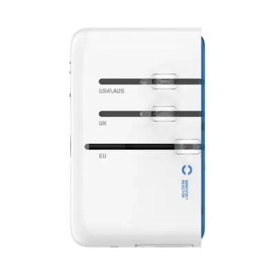 Bộ sạc du lịch MOMAX UA21UKG 4 cổng 1-World+ Flow có cáp USB-C tích hợp 35W - Phiên bản giới hạn - Khám phá thế giới không lo hết pin với <strong>Bộ sạc du lịch đa năng MOMAX UA21UKG 4 cổng 1-World+ Flow có cáp USB-C tích hợp 35W - Phiên bản giới hạn</strong>. Tích hợp sẵn các loại chân cắm cho hơn 200 quốc gia, bộ sạc <strong>MOMAX UA21UKG</strong> mang đến tổng công suất 35W đáng tin cậy. Với 4 cổng sạc (2 USB-C & 2 USB-A) và đặc biệt là cáp USB-C tích hợp sẵn tiện lợi, bạn có thể nạp năng lượng đồng thời cho mọi thiết bị mà không cần mang theo dây rời. Thiết kế nhỏ gọn, an toàn và vẻ ngoài độc đáo của phiên bản giới hạn. <strong>MOMAX UA21UKG</strong> là giải pháp năng lượng "tất cả trong một", đáng tin cậy cho mọi hành trình của bạn.