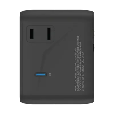 Bộ sạc du lịch MOMAX UA22 mini GaN 5 cổng 1-World² 70W với AC kép - Giải phóng bạn khỏi mọi lo lắng về sạc khi du lịch quốc tế với <strong>Bộ sạc du lịch đa năng MOMAX UA22 mini GaN 5 cổng 1-World² 70W với AC kép</strong>. Tương thích hơn 200 quốc gia với các chân cắm tích hợp thông minh, bộ sạc <strong>MOMAX UA22</strong> mang đến tổng công suất sạc lên tới 70W mạnh mẽ nhờ công nghệ GaN. Với 5 cổng sạc (3 USB-C PD & 2 USB-A QC) và đặc biệt là khả năng cấp nguồn AC kép độc đáo, bạn có thể nạp năng lượng cho mọi thiết bị cùng lúc, kể cả những thiết bị sử dụng phích cắm truyền thống. Nhỏ gọn, an toàn và cực kỳ đa năng. <strong>MOMAX UA22</strong> là giải pháp năng lượng "tất cả trong một", đáng tin cậy cho mọi chuyến đi, giữ thiết bị của bạn luôn sẵn sàng hoạt động ở bất kỳ đâu trên thế giới.