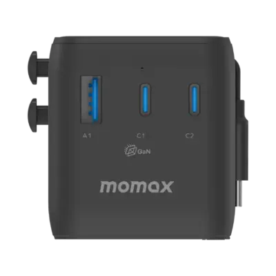 Bộ sạc du lịch MOMAX UA25 mini GaN 4 cổng 1-World²⁺ có cáp thu vào tích hợp 100W với AC kép - Giải phóng bạn khỏi mọi lo lắng về sạc khi du lịch quốc tế với <strong>Bộ sạc du lịch đa năng MOMAX UA25 mini GaN 4 cổng 1-World²⁺ có cáp thu vào tích hợp 100W với AC kép</strong>. Tương thích hơn 200 quốc gia với các chân cắm tích hợp thông minh, bộ sạc <strong>MOMAX UA25</strong> mang đến tổng công suất sạc lên tới 100W mạnh mẽ nhờ công nghệ GaN. Với 4 cổng USB (3 USB-C PD & 1 USB-A QC), cáp USB-C thu vào tích hợp tiện lợi và đặc biệt là khả năng cấp nguồn AC kép độc đáo, bạn có thể nạp năng lượng cho mọi thiết bị cùng lúc, kể cả những thiết bị sử dụng phích cắm truyền thống. Nhỏ gọn, an toàn và cực kỳ đa năng. <strong>MOMAX UA25</strong> là giải pháp năng lượng "tất cả trong một", đáng tin cậy cho mọi chuyến đi.