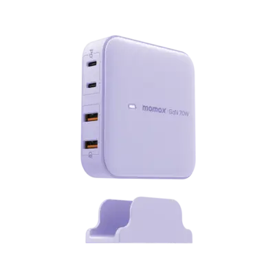 Bộ sạc MOMAX UM50UK GaN để bàn 4 cổng OnePlug 70W - Biến bàn làm việc hay không gian sống của bạn thành trạm sạc hiệu quả với <strong>Bộ sạc MOMAX UM50UK GaN để bàn 4 cổng OnePlug 70W</strong>. Công nghệ GaN tiên tiến giúp bộ sạc <strong>MOMAX UM50UK</strong> nhỏ gọn đáng kể dù mang tổng công suất 70W mạnh mẽ. Với 4 cổng sạc đa năng (thường USB-C PD & USB-A QC), bạn có thể nạp năng lượng đồng thời cho laptop mỏng nhẹ, điện thoại, máy tính bảng và nhiều phụ kiện khác. Thiết kế để bàn tiện lợi, an toàn và tối ưu không gian. <strong>MOMAX UM50UK</strong> là giải pháp năng lượng hoàn hảo, giữ thiết bị của bạn luôn sẵn sàng hoạt động.