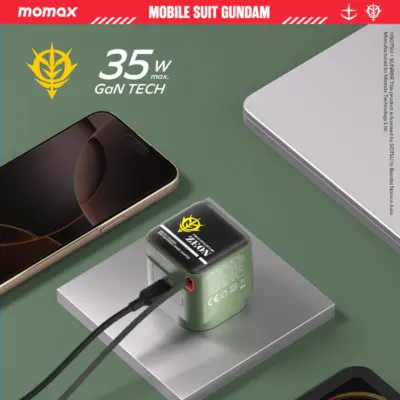 Bộ sạc MOMAX UM72UKGD GaN 1-Charge+ 1 cổng có cáp USB-C tích hợp 35W - Phiên bản giới hạn - Sạc nhanh, tiện lợi và phong cách với <strong>Bộ sạc MOMAX UM72UKGD GaN 1-Charge+ 1 cổng có cáp USB-C tích hợp 35W - Phiên bản giới hạn</strong>. Công nghệ GaN giúp bộ sạc <strong>MOMAX UM72UKGD</strong> cực kỳ nhỏ gọn dù mang công suất 35W mạnh mẽ. Với 1 cổng USB-C PD/QC và đặc biệt là cáp USB-C tích hợp sẵn tiện lợi, bạn có thể nạp năng lượng cho điện thoại, máy tính bảng và laptop mỏng nhẹ mà không cần mang theo dây rời. An toàn, hiệu quả và vẻ ngoài độc đáo của phiên bản giới hạn. <strong>MOMAX UM72UKGD</strong> là người bạn đồng hành năng lượng lý tưởng cho cuộc sống di động.