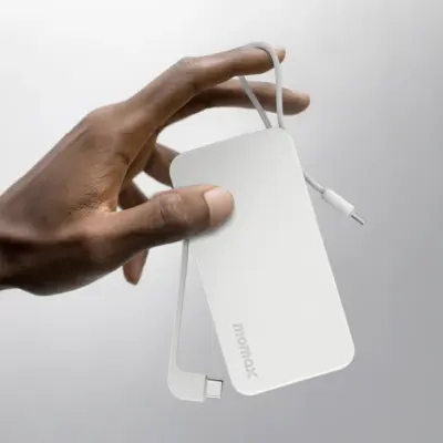 Pin dự phòng MOMAX IP138MFI Power Vital+ 10000mAh tích hợp cáp USB-C và Lightning - Giải phóng bạn khỏi dây cáp rắc rối với <strong>Pin dự phòng MOMAX IP138MFI Power Vital+ 10000mAh tích hợp cáp USB-C và Lightning</strong>. Với dung lượng 10000mAh, pin cung cấp năng lượng bền bỉ cho cả ngày dài. Điểm nhấn đột phá là <strong>MOMAX IP138MFI Power Vital+ 10000mAh</strong> tích hợp sẵn cả cáp USB-C (Input/Output) và cáp Lightning (Output, MFi Certified), sạc trực tiếp cho hầu hết điện thoại iPhone và Android mà không cần thêm dây. Nhỏ gọn, tiện lợi, hỗ trợ sạc nhanh, đây là giải pháp năng lượng "tất cả trong một" hoàn hảo.