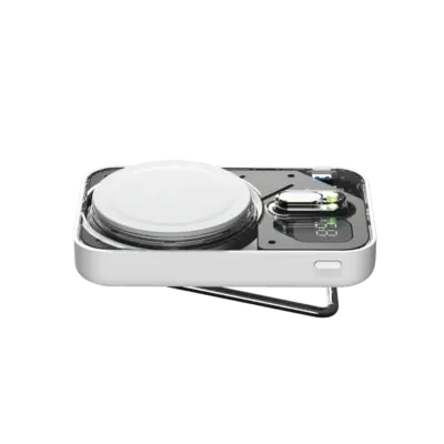 Pin dự phòng không dây MOMAX IP125W Power Flow Pro MagSafe 5000mAh - Luôn giữ năng lượng cho thiết bị của bạn với <strong>Pin dự phòng không dây MOMAX IP125W Power Flow Pro MagSafe 5000mAh</strong>. Thiết kế siêu nhỏ gọn cùng công nghệ từ tính "hít" chặt vào iPhone (hỗ trợ MagSafe) mang lại trải nghiệm sạc không dây liền mạch, không vướng víu. Dung lượng 5000mAh là nguồn năng lượng bổ sung hoàn hảo cho ngày dài, đủ sức "cứu cánh" khi cần thiết. Công nghệ Power Flow Pro đảm bảo hiệu quả sạc. <strong>MOMAX IP125W Power Flow Pro MagSafe 5000mAh</strong> là phụ kiện cần thiết cho cuộc sống di động tiện lợi, giúp bạn luôn kết nối năng lượng một cách nhanh chóng và phong cách.