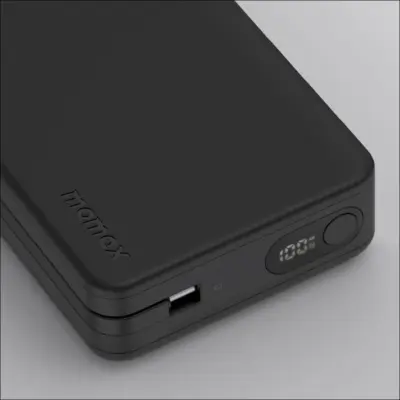 Pin dự phòng MOMAX IP139 Power Vital+ 20000mAh kèm 2 cáp USB-C tích hợp - Sở hữu nguồn năng lượng di động mạnh mẽ và cực kỳ tiện lợi với <strong>Pin dự phòng MOMAX IP139 Power Vital+ 20000mAh kèm 2 cáp USB-C tích hợp - Phiên bản giới hạn</strong>. Dung lượng 20000mAh khủng cung cấp năng lượng dồi dào, sạc đầy nhiều lần cho điện thoại, máy tính bảng và laptop nhỏ. Tính năng đột phá là 2 cáp USB-C tích hợp sẵn ngay trên thân pin, giải quyết triệt để nỗi lo quên cáp. Hỗ trợ sạc nhanh đa dạng qua các cổng. Thiết kế nhỏ gọn (so với dung lượng) và độc đáo của phiên bản giới hạn làm cho <strong>MOMAX IP139 Power Vital+ 20000mAh</strong> trở thành người bạn đồng hành năng lượng không thể thiếu.