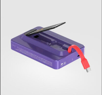 Pin dự phòng không dây từ tính MOMAX IP132GDU Power X Pro+ 10000mAh- Phiên bản giới hạn, có cáp USB-C tích hợp - Nâng tầm trải nghiệm sạc di động với <strong>MOMAX IP132GDU Power X Pro+ 10000mAh- Phiên bản giới hạn</strong> – sự kết hợp hoàn hảo giữa hiệu năng mạnh mẽ và phong cách độc đáo. Với dung lượng 10000mAh, pin cung cấp năng lượng dồi dào cho nhiều thiết bị. Công nghệ sạc không dây từ tính "hít" chặt vào iPhone (MagSafe) mang lại sự tiện lợi tối đa. Điểm đột phá là cáp USB-C tích hợp sẵn, giải quyết mọi lo ngại về việc quên cáp. <strong>MOMAX IP132GDU Power X Pro+ 10000mAh- Phiên bản giới hạn</strong> không chỉ sạc hiệu quả mà còn là phụ kiện thể hiện đẳng cấp. Đừng bỏ lỡ phiên bản đặc biệt này!
