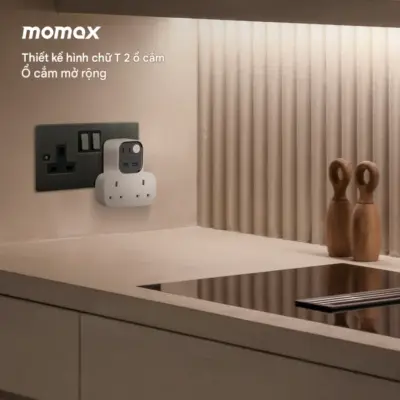 Dây nguồn mở rộng MOMAX US17UKW hình chữ T Charge Work Flow có 2 ổ cắm, 2 cổng USB-A và 2 cổng USB-C - Trải nghiệm giải pháp năng lượng độc đáo và mạnh mẽ cho không gian làm việc của bạn với <strong>Dây nguồn mở rộng MOMAX US17UKW</strong> Charge Flow. Thiết kế hình chữ T sáng tạo, tiết kiệm không gian, tích hợp 2 ổ cắm chuẩn UK cùng 4 cổng sạc USB (2x USB-A, 2x USB-C) công suất cao, cho phép bạn cấp nguồn và sạc đồng thời nhiều loại thiết bị, từ laptop đến điện thoại, máy tính bảng, tai nghe... <strong>MOMAX US17UKW</strong> không chỉ mang đến sự tiện lợi mà còn tích hợp các lớp bảo vệ an toàn hàng đầu. Sở hữu ngay <strong>Dây nguồn mở rộng MOMAX US17UKW</strong> để biến không gian làm việc của bạn trở nên hiệu quả và phong cách hơn.