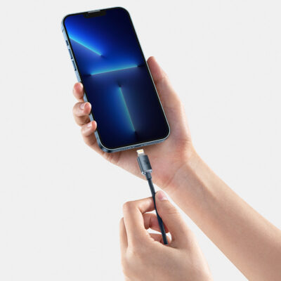 Cáp sạc nhanh hiệu Baseus Crystal Shine Series Type-C to iP 20W - Nâng cấp trải nghiệm sạc cho iPhone của bạn với cáp <strong>Baseus Crystal Shine Series</strong> Type-C to iP 20W. Sở hữu thiết kế lấp lánh, sang trọng với đầu cắm hợp kim nhôm và vỏ bọc dây dù bện cao cấp, đây không chỉ là một sợi cáp sạc mà còn là một phụ kiện thời trang. Hỗ trợ công suất sạc nhanh Power Delivery (PD) 20W, cáp giúp sạc đầy 60% pin cho iPhone chỉ trong 30 phút. Chip thông minh tích hợp tự động điều chỉnh dòng điện, đảm bảo sạc nhanh nhưng vẫn an toàn tuyệt đối cho thiết bị của bạn. Với độ dài 1.2m tiện lợi và độ bền vượt trội, cáp <strong>Baseus Crystal Shine Series</strong> là sự kết hợp hoàn hảo giữa thẩm mỹ và hiệu năng.