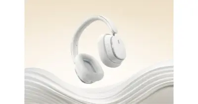 Tai nghe không dây chống ồn hiệu Baseus H1 Pro - Đắm chìm trong không gian âm nhạc tĩnh lặng tuyệt đối với tai nghe <strong>Baseus H1 Pro</strong>. Công nghệ chống ồn chủ động Hybrid ANC hàng đầu, giảm tới 95% tiếng ồn xung quanh (-48dB), cho phép bạn tập trung hoàn toàn vào công việc hoặc thưởng thức âm nhạc. Trải nghiệm âm thanh vòm 360° sống động nhờ công nghệ Âm thanh không gian (Spatial Audio) độc quyền. Thời lượng pin cực khủng lên đến 80 giờ, kết nối Bluetooth 5.2 ổn định và thiết kế chụp tai êm ái, nhẹ nhàng. <strong>Baseus H1 Pro</strong> là sự lựa chọn hoàn hảo cho những ai tìm kiếm một chiếc tai nghe không dây cao cấp, đáp ứng mọi nhu cầu từ giải trí đến làm việc chuyên nghiệp.