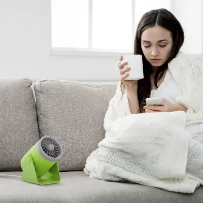 Quạt sưởi ấm di động gia đình MOMAX IW7UK - Đừng để không khí lạnh làm ảnh hưởng đến sự thoải mái trong ngôi nhà bạn! <strong>Quạt sưởi ấm di động gia đình MOMAX IW7UK</strong> là giải pháp sưởi ấm nhỏ gọn, hiệu quả và an toàn. Với thiết kế di động, bạn dễ dàng đặt <strong>MOMAX IW7UK</strong> ở bất kỳ phòng nào cần thêm hơi ấm. Công nghệ sưởi ấm PTC tiên tiến mang đến hơi ấm nhanh chóng và ổn định. Tích hợp nhiều tính năng an toàn như chống quá nhiệt và tự ngắt khi đổ ngã, <strong>MOMAX IW7UK</strong> đảm bảo sự an tâm khi sử dụng, đặc biệt là trong gia đình có trẻ nhỏ và người già. Tận hưởng không gian ấm cúng và thoải mái với <strong>Quạt sưởi ấm MOMAX IW7UK</strong>.