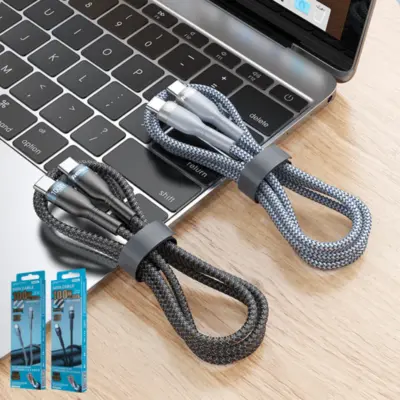 Dây sạc nhanh type C PD100W chính hãng Remax RC-172 dành cho điện thoại Samsung Huawei Xiaomi bện vải siêu bền - Khai phóng tốc độ sạc tối đa cho hệ sinh thái công nghệ của bạn với cáp sạc nhanh <strong>Remax RC-172</strong>. Sợi cáp Type-C to Type-C này hỗ trợ công suất Power Delivery (PD) khủng lên đến 100W, không chỉ kích hoạt chế độ sạc siêu nhanh cho Samsung, Huawei, Xiaomi mà còn đủ sức nạp năng lượng cho cả MacBook và laptop. Thân cáp được bọc vải dù bện mật độ cao siêu bền, chống rối và chống đứt gãy, đảm bảo tuổi thọ vượt trội. Tích hợp chip E-Marker thông minh để điều chỉnh dòng điện an toàn, <strong>Remax RC-172</strong> là giải pháp năng lượng toàn diện, mạnh mẽ và đáng tin cậy cho mọi thiết bị Type-C của bạn.