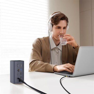 Thiết bị mở rộng hiệu Baseus Spacemate Series 10-in-1 (MAC) - Biến chiếc MacBook của bạn thành một trung tâm làm việc hiệu suất cao với <strong>Baseus Spacemate Series 10-in-1</strong>. Đây là giải pháp kết nối toàn diện, mở rộng một cổng Type-C thành 10 cổng chức năng mạnh mẽ: HDMI 4K@60Hz siêu mượt, các cổng USB 3.2 truyền dữ liệu 10Gbps siêu tốc, mạng LAN Gigabit, đầu đọc thẻ SD/TF, jack 3.5mm và sạc PD 100W. Với thiết kế đứng dọc độc đáo, sản phẩm giúp tiết kiệm không gian bàn làm việc và tản nhiệt hiệu quả. Vỏ nhôm cao cấp, sang trọng, <strong>Baseus Spacemate Series 10-in-1</strong> là trung tâm chỉ huy, giải phóng toàn bộ tiềm năng sáng tạo và hiệu suất làm việc của bạn.
