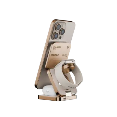 Đế sạc không dây từ tính MOMAX UD31 Qi2 15W 3 trong 1 có thể gập lại Q2.Mag - Đơn giản hóa việc sạc cho hệ sinh thái Apple của bạn với <strong>Đế sạc không dây từ tính MOMAX UD31 Qi2</strong> 3-trong-1 có thể gập lại. Hỗ trợ chuẩn Qi2 mới nhất, <strong>MOMAX UD31 Qi2</strong> cung cấp khả năng sạc nhanh 15W MagSafe cho iPhone (12 trở lên), cùng lúc sạc cho Apple Watch và tai nghe AirPods. Thiết kế 3-trong-1 gọn gàng thay thế nhiều bộ sạc riêng lẻ. Đặc biệt, <strong>MOMAX UD31 Qi2</strong> có thể gập lại siêu nhỏ gọn, lý tưởng để mang theo khi di chuyển. Chất liệu cao cấp, tính năng an toàn. <strong>Đế sạc MOMAX UD31 Qi2</strong> là giải pháp sạc không dây tối ưu, tiện lợi và hiệu quả cho người dùng Apple.