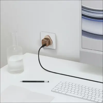 Cốc sạc 1 cổng 20W MOMAX UA8UK - Nâng cấp tốc độ sạc cho thiết bị của bạn với <strong>Cốc sạc 1 cổng 20W MOMAX UA8UK</strong>. Với công suất 20W mạnh mẽ, hỗ trợ Power Delivery (PD), <strong>MOMAX UA8UK</strong> giúp sạc nhanh chóng cho iPhone, iPad và nhiều smartphone/tablet Android khác. Thiết kế nhỏ gọn, phích cắm chuẩn UK tiện lợi để sử dụng ở Anh, Singapore, Malaysia, Hong Kong... Tích hợp nhiều tính năng bảo vệ an toàn, <strong>Cốc sạc MOMAX UA8UK</strong> mang đến sự an tâm và hiệu quả tối đa. Kích thước lý tưởng để mang theo khi di chuyển. Sở hữu ngay <strong>MOMAX UA8UK</strong> để trải nghiệm sạc nhanh an toàn và tiện lợi.