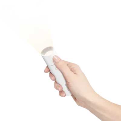 Đèn Led di động MOMAX QL12W SnapLux - Cung cấp ánh sáng linh hoạt và tiện lợi cho mọi không gian với <strong>Đèn Led di động MOMAX QL12W</strong> SnapLux. Thiết kế di động cùng khả năng gắn từ tính thông minh giúp bạn dễ dàng đặt <strong>MOMAX QL12W</strong> ở bất kỳ đâu cần ánh sáng, như tủ quần áo, ngăn kéo, dưới kệ bếp hay trên bàn làm việc. Với pin sạc tích hợp và khả năng điều chỉnh độ sáng/nhiệt độ màu (từ trắng ấm đến trắng lạnh), <strong>MOMAX QL12W</strong> là giải pháp chiếu sáng bổ sung hoàn hảo, mang đến sự tiện lợi tối đa. Dễ dàng sử dụng, tiết kiệm năng lượng. Nâng cấp không gian của bạn với <strong>Đèn Led di động MOMAX QL12W</strong> ngay hôm nay.