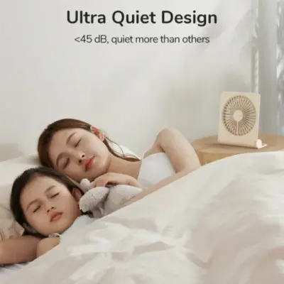 Quạt để bàn mini JISULIFE Life3 FA28 pin 4500mAh, 16 giờ - Nâng tầm không gian làm việc và nghỉ ngơi của bạn với quạt tích điện để bàn <strong>JISULIFE Life3 FA28</strong>. Là sự hòa quyện giữa thiết kế tối giản, hiện đại và công nghệ làm mát tiên tiến, sản phẩm này mang đến làn gió mát mẻ, êm ái cho mọi không gian. Với viên pin "khủng" 4500mAh cho thời gian hoạt động bền bỉ lên đến 16 giờ, bạn hoàn toàn tự do khỏi sự phụ thuộc vào ổ cắm. Động cơ không chổi than siêu êm cùng 4 tốc độ gió linh hoạt đảm bảo sự thoải mái tối đa mà không gây phiền nhiễu. <strong>JISULIFE Life3 FA28</strong> là sự đầu tư thông minh cho một mùa hè sảng khoái và hiệu suất làm việc cao hơn.