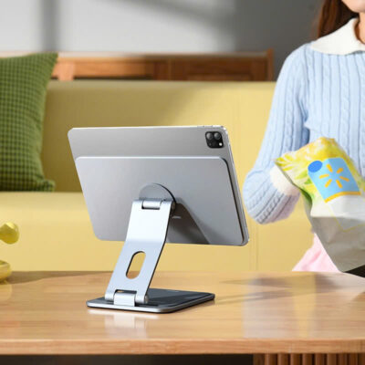 Giá đỡ Tablet hiệu Baseus MagStable Series Magnetic for Pad 12.9'' Space Grey - Nâng tầm trải nghiệm iPad của bạn lên một đẳng cấp hoàn toàn mới với giá đỡ từ tính <strong>Baseus MagStable Series Magnetic</strong>. Được thiết kế dành riêng cho iPad Pro/Air 12.9", sản phẩm biến chiếc tablet của bạn thành một màn hình desktop thanh lịch, chuyên nghiệp. Với lực hút nam châm cực mạnh, chỉ cần một chạm là iPad của bạn đã được giữ chắc chắn. Thân giá đỡ làm từ hợp kim nhôm nguyên khối, cùng khả năng xoay 360° và điều chỉnh góc nghiêng linh hoạt, mang đến tư thế làm việc công thái học hoàn hảo, chống mỏi cổ vai gáy. Hãy giải phóng tiềm năng của iPad và tạo ra một không gian làm việc tối giản, hiện đại với <strong>Baseus MagStable Series Magnetic</strong>.