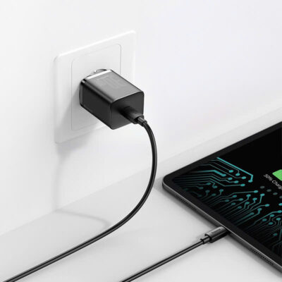 Sạc nhanh hiệu Baseus Super Si IC 30W EU - Trải nghiệm sức mạnh sạc nhanh vượt trội trong một thiết kế tối giản với <strong>Baseus Super Si IC 30W EU</strong>. Đây là giải pháp năng lượng "tất cả trong một", với công suất 30W mạnh mẽ có khả năng sạc nhanh cho cả MacBook Air, iPad Pro và điện thoại. Tích hợp công nghệ SuperSi tiên tiến, củ sạc có kích thước cực kỳ nhỏ gọn, lý tưởng cho việc di chuyển. Chip thông minh tự động nhận diện thiết bị và bảo vệ an toàn, chống quá nhiệt, quá dòng. Hãy nâng cấp trải nghiệm sạc của bạn và đơn giản hóa cuộc sống với củ sạc đa năng <strong>Baseus Super Si IC 30W EU</strong>.