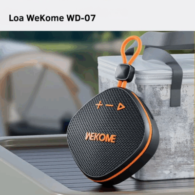Loa Bluetooth WeKome WD-07 Âm Thanh Mạnh Mẽ, Thiết Kế Đa Dụng, Di Động Mọi Lúc Mọi Nơi - Loa WeKome WD-07 là sự kết hợp hoàn hảo giữa thiết kế hiện đại và hiệu suất âm thanh ấn tượng. Với công nghệ Bluetooth tiên tiến, Loa WeKome WD-07 mang đến kết nối ổn định, giúp bạn thưởng thức âm nhạc không dây sống động mọi lúc mọi nơi. Thiết kế nhỏ gọn, kèm theo quai xách tiện lợi, khiến WeKome WD-07 trở thành người bạn đồng hành lý tưởng cho những chuyến đi, buổi dã ngoại hay các buổi tiệc ngoài trời. Chất âm mạnh mẽ, bass sâu lắng cùng thời lượng pin tốt sẽ khuấy động mọi không gian.