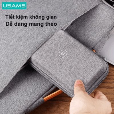 Túi Đựng Phụ Kiện Công Nghệ Đa Năng USAMS ZB263 – Chống Sốc, Kháng Nước, Tổ Chức Gọn Gàng Thiết Bị Điện Tử - Bạn thường xuyên mang theo sạc, cáp, tai nghe hay pin dự phòng nhưng ngại chúng bị lộn xộn, hư hại? USAMS ZB263 chính là giải pháp lý tưởng! Chiếc túi đựng phụ kiện công nghệ đa năng này được thiết kế để bảo vệ tối ưu các thiết bị điện tử nhỏ của bạn. Với chất liệu cao cấp chống sốc và kháng nước, USAMS ZB263 đảm bảo mọi thứ bên trong luôn an toàn trước va đập hay ẩm ướt. Ngăn chứa thông minh giúp bạn tổ chức mọi phụ kiện một cách gọn gàng, dễ tìm. Nhỏ gọn, tiện lợi và bền bỉ, USAMS ZB263 là người bạn đồng hành hoàn hảo cho mọi chuyến đi, từ công tác đến du lịch hay sử dụng hàng ngày.