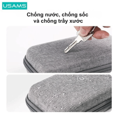 Túi Đựng Phụ Kiện Công Nghệ Đa Năng USAMS ZB263 – Chống Sốc, Kháng Nước, Tổ Chức Gọn Gàng Thiết Bị Điện Tử - Bạn thường xuyên mang theo sạc, cáp, tai nghe hay pin dự phòng nhưng ngại chúng bị lộn xộn, hư hại? USAMS ZB263 chính là giải pháp lý tưởng! Chiếc túi đựng phụ kiện công nghệ đa năng này được thiết kế để bảo vệ tối ưu các thiết bị điện tử nhỏ của bạn. Với chất liệu cao cấp chống sốc và kháng nước, USAMS ZB263 đảm bảo mọi thứ bên trong luôn an toàn trước va đập hay ẩm ướt. Ngăn chứa thông minh giúp bạn tổ chức mọi phụ kiện một cách gọn gàng, dễ tìm. Nhỏ gọn, tiện lợi và bền bỉ, USAMS ZB263 là người bạn đồng hành hoàn hảo cho mọi chuyến đi, từ công tác đến du lịch hay sử dụng hàng ngày.
