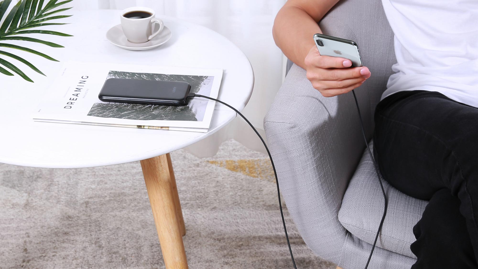 Aukey CB-BAL7 Cáp A-Lightning MFi 0.9m - <ul> <li>Model: CB-BAL7</li> <li>Cáp sạc USB-A to Lightning này là một lựa chọn hoàn hảo cho những ai sở hữu iPhone hoặc iPad.</li> <li>Màu sắc: đen và trắng</li> <li>Chất liệu nylon siêu bền</li> <li>Đầu nối Lightning được chứng nhận MFi bởi Apple</li> <li>Hỗ trợ sạc nhanh 12W</li> <li>Truyền dữ liệu với tốc độ cao lên đến 480Mbps.</li> <li>Chiều dài cáp 0.9m</li> <li>Bảo hành chính hãng 18 tháng</li> <li> <div class="w-2/5 text-textOnWhiteSecondary b2-regular">Cổng cáp kết nối<span style="font-size: 14.4px;color: #000000"> : Đầu ra: Lightning - </span><span style="color: #000000;font-size: 14.4px">Đầu vào: USB 3.0</span></div></li> </ul>