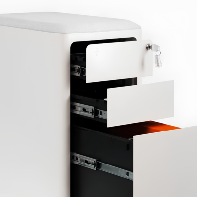 Tủ Tài Liệu Thép Di Động Hyperwork Ivy Pro MC04 – Cơ Chế Nhấn Mở Push To Open, Tải Trọng Nóc 150kg Kiêm Ghế Ngồi Tủ Tài Liệu Thép Di Động Hyperwork Ivy Pro MC04 – Cơ Chế Nhấn Mở Push To Open, Tải Trọng Nóc 150kg Kiêm Ghế Ngồi - <p class="ng-star-inserted"><strong class="ng-star-inserted"><span class="ng-star-inserted">Tủ tài liệu thép di động Hyperwork Ivy Pro MC04</span></strong><span class="ng-star-inserted"> là giải pháp lưu trữ đồ dùng cao cấp All-in-One đỉnh cao kết hợp hoàn hảo giữa tủ hồ sơ thông minh và ghế ngồi phụ tiện ích cho góc làm việc hiện đại. Được chế tác từ chất liệu thép cán nguội dày dặn 0,7 mm cứng cáp, </span><strong class="ng-star-inserted"><span class="ng-star-inserted">Ivy Pro MC04</span></strong><span class="ng-star-inserted"> sở hữu kích thước tối ưu 34 x 52 x 64 cm với kết cấu 3 ngăn kéo chịu tải 35 </span>kg/ngăn <span class="ng-star-inserted">cùng tải trọng nóc tủ kỷ lục lên tới 150 kg. Tủ trang bị cơ chế đóng mở nhấn bật Push to Open phẳng phiu không tay nắm, đi kèm đệm ngồi từ tính bọc vải Flax fiber thoáng mát chống nấm mốc và hệ thống bánh xe xoay khóa an toàn. Với 2 gam màu Be và Đen thanh lịch cùng bảo hành 36 tháng, </span><strong class="ng-star-inserted"><span class="ng-star-inserted">Ivy Pro MC04</span></strong><span class="ng-star-inserted"> là sự nâng cấp hoàn mỹ cho không gian sống của bạn.</span></p>