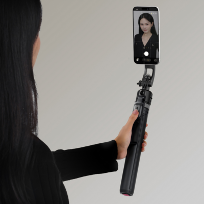 Chân Máy Tripod Kiêm Gậy Selfie Từ Tính AI Ulanzi TT23M – Tự Động Bám Theo Chủ Thể, Điều Khiển Cử Chỉ Tay, Hút MagSafe, Chân 4 Điểm Vững Chãi Chân Máy Tripod Kiêm Gậy Selfie Từ Tính AI Ulanzi TT23M – Tự Động Bám Theo Chủ Thể, Điều Khiển Cử Chỉ Tay, Hút MagSafe, Chân 4 Điểm Vững Chãi - <p class="ng-star-inserted"><strong class="ng-star-inserted"><span class="ng-star-inserted">Chân máy tripod kiêm gậy selfie từ tính AI Ulanzi TT23M</span></strong><span class="ng-star-inserted"> là thiết bị quay chụp thông minh đỉnh cao dành cho các vlogger, tiktoker, streamer bán hàng và huấn luyện viên fitness tác nghiệp một mình (solo creator). Nổi bật với camera cảm biến AI Tracking độc lập tiên tiến, </span><strong class="ng-star-inserted"><span class="ng-star-inserted">Ulanzi TT23M</span></strong><span class="ng-star-inserted"> có khả năng tự động nhận diện và bám theo khuôn mặt, vóc dáng cơ thể 360 độ siêu mượt mà để luôn giữ bạn ở vị trí trung tâm khung hình mà không cần cài đặt ứng dụng rườm rà. Thiết bị hỗ trợ điều khiển thông minh bằng cử chỉ tay không chạm, đầu gắn hít từ tính MagSafe tiện lợi tháo lắp trong một giây cùng cấu trúc chân đế 4 điểm chống lật đổ kiên cố. Sở hữu tone màu đen hiện đại, </span><strong class="ng-star-inserted"><span class="ng-star-inserted">Ulanzi TT23M</span></strong><span class="ng-star-inserted"> biến việc quay video một mình trở nên dễ dàng và chuyên nghiệp hơn bao giờ hết.</span></p>