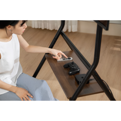 Giá Treo TV Di Động Hyperwork Era Stand TVC03 – Tải Trọng Khủng 80kg, Hỗ Trợ Tivi Cỡ Đại 37-86 Inch, Kệ Gỗ Sang Trọng Giá Treo TV Di Động Hyperwork Era Stand TVC03 – Tải Trọng Khủng 80kg, Hỗ Trợ Tivi Cỡ Đại 37-86 Inch, Kệ Gỗ Sang Trọng - <p class="ng-star-inserted"><strong class="ng-star-inserted"><span class="ng-star-inserted">Giá treo TV di động Era Stand TVC03</span></strong><span class="ng-star-inserted"> là cỗ máy nâng đỡ và di chuyển tivi cỡ đại đỉnh cao nhất hiện nay, được thiết kế chuyên biệt cho các phòng họp hội đồng, hội trường triển lãm và phòng khách biệt thự sang trọng. Sở hữu kết cấu thép công nghiệp siêu vững chãi với mức tải trọng kỷ lục lên tới 80 kg, </span><strong class="ng-star-inserted"><span class="ng-star-inserted">Era Stand TVC03</span></strong><span class="ng-star-inserted"> tương thích hoàn hảo với các dòng tivi khổng lồ từ 37 đến 86 inch cùng các chuẩn VESA lên tới 600x400 mm mà hoàn toàn không rung lắc. Sản phẩm cho phép tùy chỉnh độ cao linh hoạt từ 1250 mm đến 1400 mm, tích hợp khay kệ gỗ Particle Board cao cấp chịu tải 10 kg và hệ thống bánh xe xoay 360 độ có khóa an toàn. Với độ hoàn thiện tinh tế và bảo hành 24 tháng, </span><strong class="ng-star-inserted"><span class="ng-star-inserted">Era Stand TVC03</span></strong><span class="ng-star-inserted"> là sự lựa chọn số một cho không gian của bạn.</span></p>