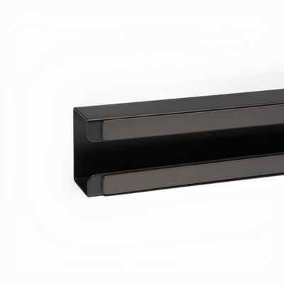 Khay Đi Dây Nam Châm Kẹp Bàn HyperWork CM02 (350 x 50 x 32 mm) - Thép Sơn Tĩnh Điện, Tích Hợp Nam Châm Dán 3M Tiện Lợi Khay Đi Dây Nam Châm Kẹp Bàn HyperWork CM02 (350 x 50 x 32 mm) - Thép Sơn Tĩnh Điện, Tích Hợp Nam Châm Dán 3M Tiện Lợi - Khay đi dây nam châm <b>CM02</b> là giải pháp quản lý cáp thông minh và tinh gọn, giúp bàn làm việc của bạn luôn ngăn nắp, an toàn và thẩm mỹ. Được gia công từ chất liệu thép chịu lực phủ sơn tĩnh điện bền bỉ, <b>CM02</b> sở hữu kích thước nhỏ gọn 350 x 50 x 32 mm, lý tưởng để gom gọn các bó dây nguồn, dây tín hiệu màn hình và dây sạc thiết bị. Điểm nhấn đột phá của sản phẩm là thiết kế nam châm dán 3M siêu bám dính kết hợp phương thức kẹp bàn linh hoạt đi kèm 2 thanh kẹp bàn chắc chắn, không cần khoan đục mặt gỗ. Lựa chọn khay đi dây <b>CM02</b> ngay hôm nay để loại bỏ triệt để tình trạng dây điện chằng chịt và hoàn thiện góc setup công thái học chuyên nghiệp.